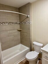 1022 El Camino Dr, Unit B- in Costa Mesa, CA - Building Photo - Building Photo