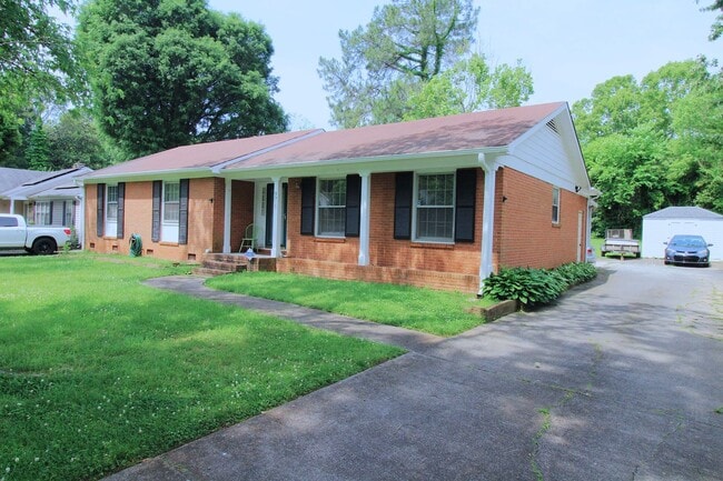 5910 Red Carriage Ln in Charlotte, NC - Building Photo - Building Photo
