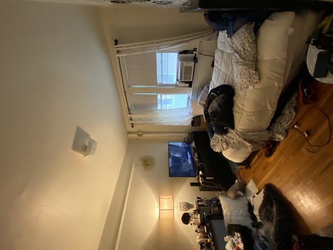 1687 Commonwealth Ave, Unit 10 in Boston, MA - Building Photo - Building Photo