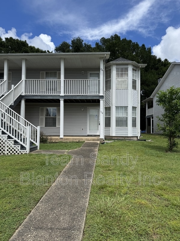 property at 1500 E Johnson Ave