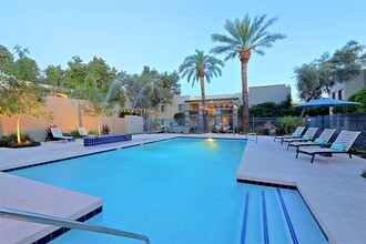 Palm Desert Apartments in Phoenix, AZ - Building Photo - Building Photo