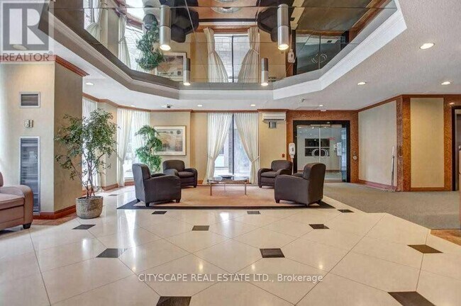 633 Bay St. in Toronto, ON - Building Photo - Building Photo