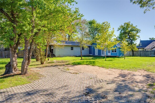 2713 Sweeney Ln in Austin, TX - Building Photo - Building Photo