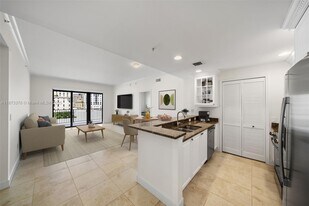 100 Andalusia Ave in Coral Gables, FL - Building Photo
