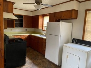 110 State St in Dardanelle, AR - Building Photo - Building Photo