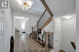 171 Flood Ave in Clarington, ON - Building Photo - Building Photo