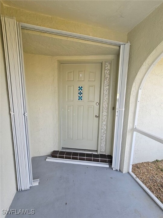 1202 Everest Pkwy in Cape Coral, FL - Building Photo