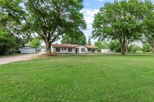 19022 Old Mueschke Rd in Tomball, TX - Building Photo