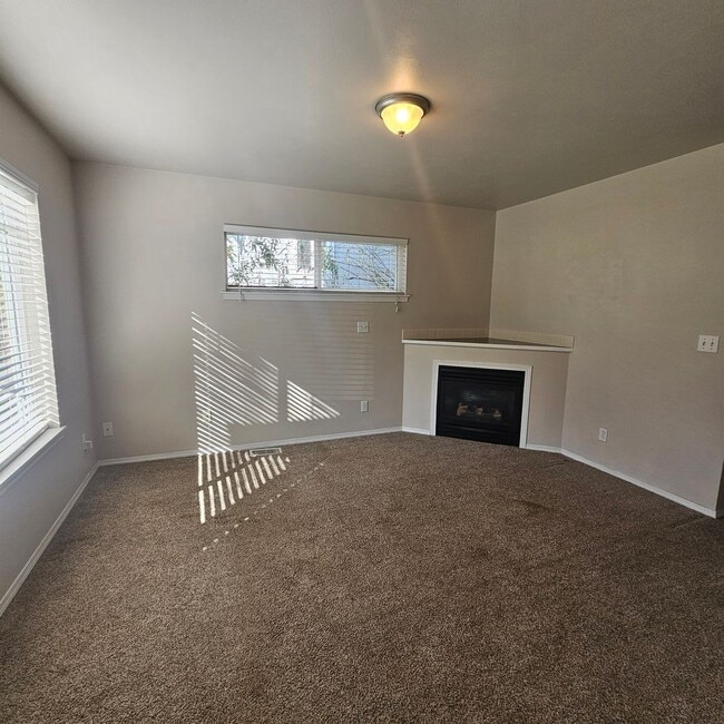 112 S Cambrian Ave in Bremerton, WA - Building Photo - Building Photo