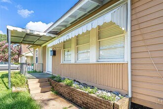1726 Du Barry Ln in Houston, TX - Building Photo - Building Photo