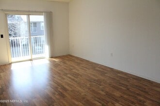 7920 Merrill Rd, Unit 2011 in Jacksonville, FL - Foto de edificio - Building Photo