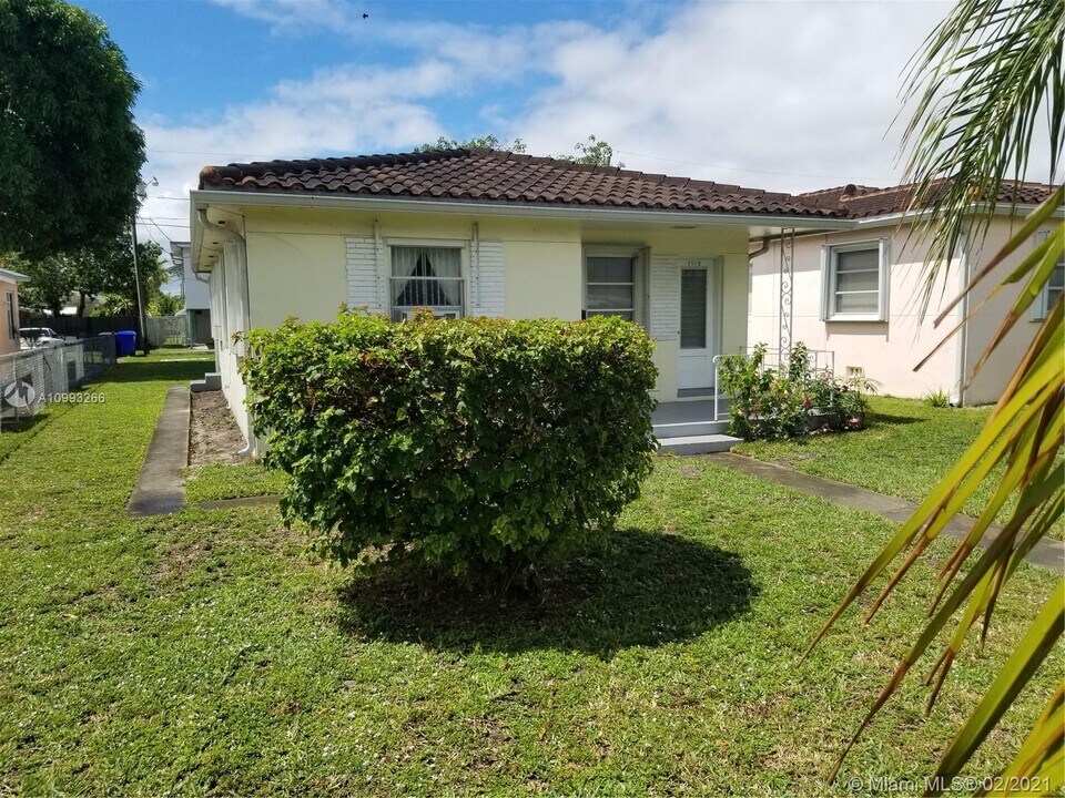 1708 Plunkett St-Unit -1708 in Hollywood, FL - Building Photo