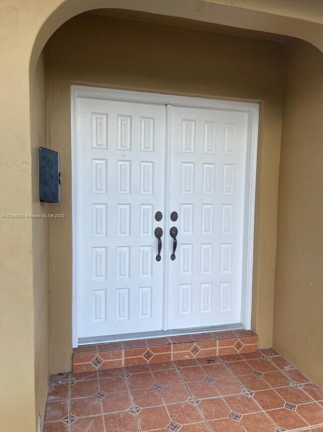 3150 SW 18th St-Unit -0000 in Miami, FL - Building Photo - Building Photo