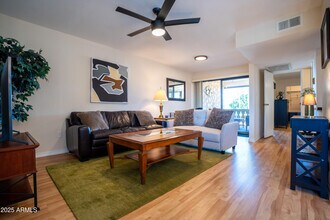 4950 N Miller Rd in Scottsdale, AZ - Building Photo - Building Photo
