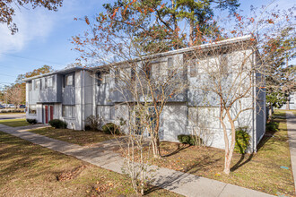 Forestwood Apartments in Slidell, LA - Foto de edificio - Building Photo