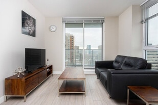 9733-9111 111 St NW in Edmonton, AB - Building Photo