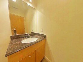 1011 W Marshall St in Richmond, VA - Building Photo