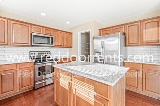 3957 Rowlett Pl in Westfield, IN - Foto de edificio - Building Photo