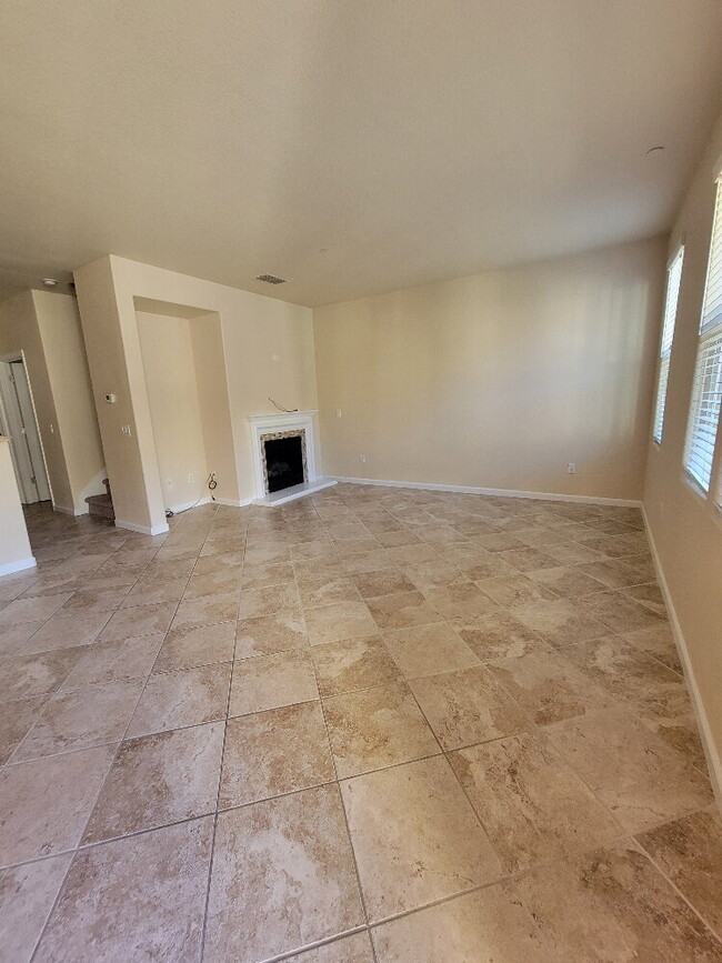 302 Blossom Rock Ln in Folsom, CA - Foto de edificio - Building Photo