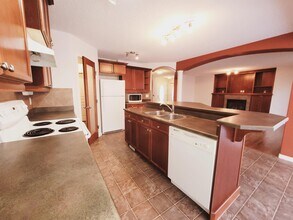 1796 Melrose Crescent SW in Edmonton, AB - Building Photo - Building Photo