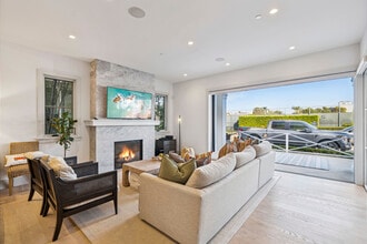 503 L St in Newport Beach, CA - Building Photo - Building Photo