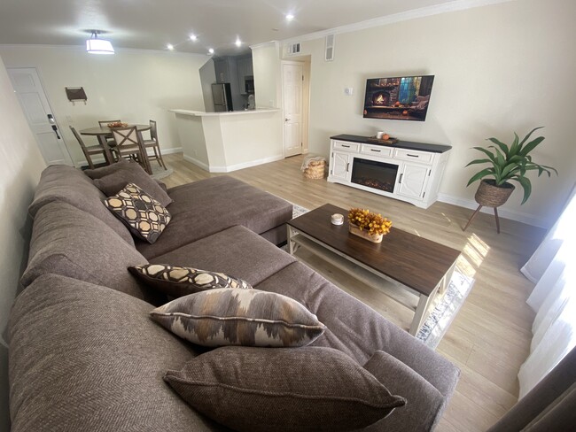 5224 Denny Ave, Unit 113 in North Hollywood, CA - Building Photo - Building Photo