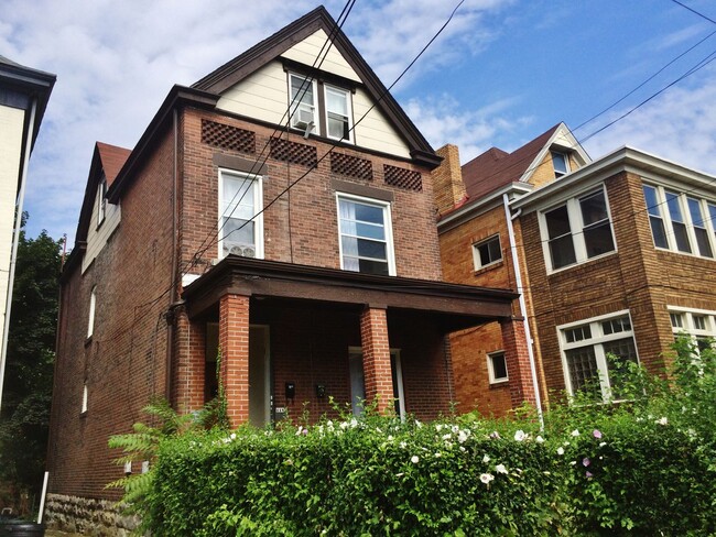 property at 118 S Graham St