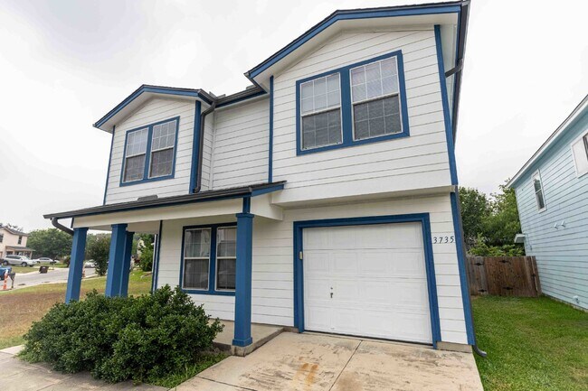 3735 Amber Leaf in San Antonio, TX - Building Photo - Building Photo