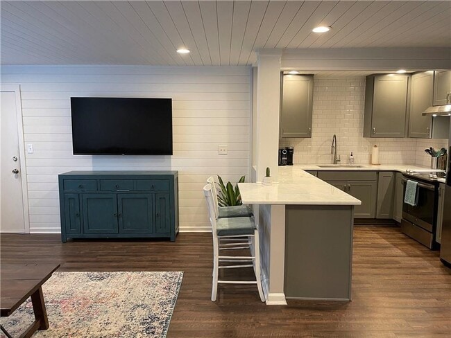 property at 4266 Roswell Rd