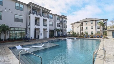 2501 Bienville Blvd in Ocean Springs, MS - Building Photo - Building Photo