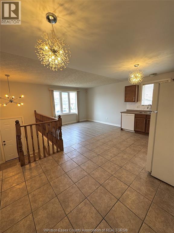 2148 Curry Ave in Windsor, ON - Foto de edificio - Building Photo