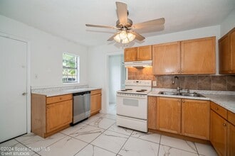 2154 Henry St NE in Palm Bay, FL - Building Photo - Building Photo