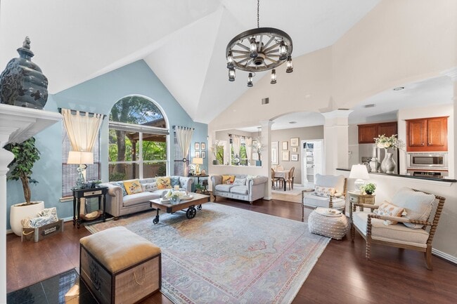 property at 51 N Scribewood Cir