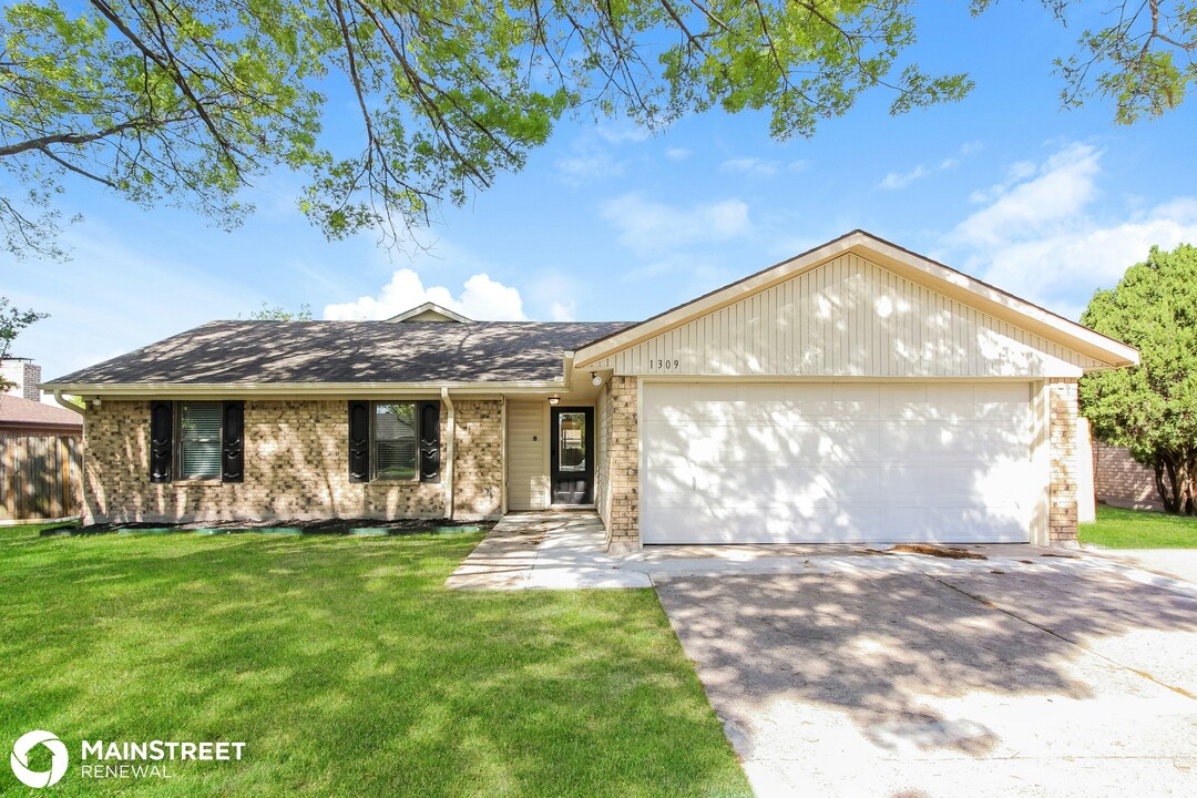 1309 Wisteria Way in Mesquite, TX - Building Photo