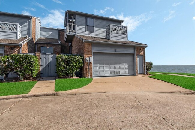 2601 S Broadway St in La Porte, TX - Building Photo - Building Photo