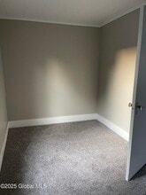 42 Mechanic St in Hoosick Falls, NY - Building Photo - Building Photo