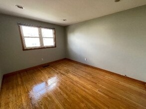 330 Sussex St, Unit No. 2 in Harrison, NJ - Foto de edificio - Building Photo