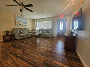 672 Gershwin Dr in Largo, FL - Building Photo - Building Photo