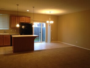 58992 Greenbrier Loop in Saint Helens, OR - Building Photo - Building Photo
