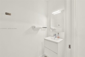 4441 NW 9th St. in Plantation, FL - Building Photo - Building Photo