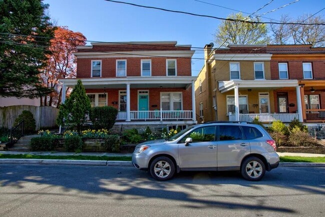 930 Edgewood Ave in Lancaster, PA - Building Photo - Building Photo