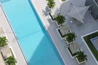 690 SW 1st Ct, Unit PHI20 in Miami, FL - Foto de edificio - Building Photo