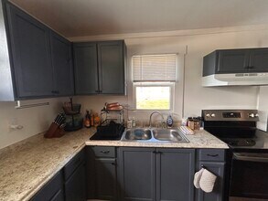 230 Broadview Dr in Spartanburg, SC - Foto de edificio - Building Photo