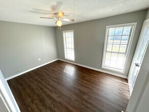 5144 Country View Ln in Memphis, TN - Building Photo - Building Photo