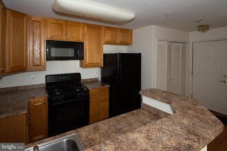 21197 McFadden Square in Sterling, VA - Building Photo - Building Photo