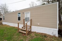 Pine Meadow MHC in Silsbee, TX - Foto de edificio - Building Photo