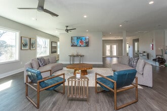 The Hills at East Cobb in Marietta, GA - Foto de edificio - Interior Photo