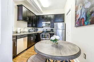 201 Magazine St in New Orleans, LA - Building Photo - Building Photo