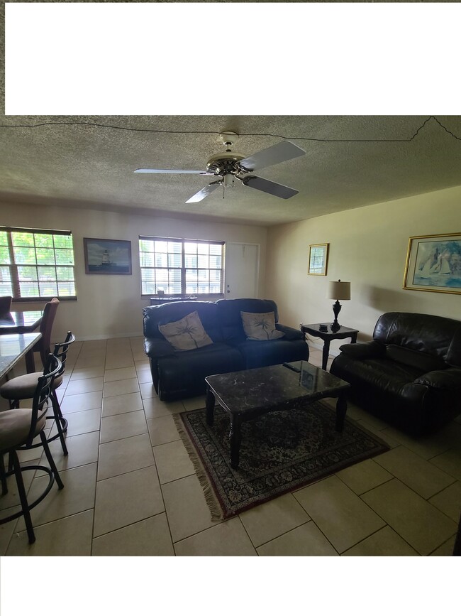 5208 NE 24th Ter, Unit F216 in Fort Lauderdale, FL - Building Photo - Building Photo