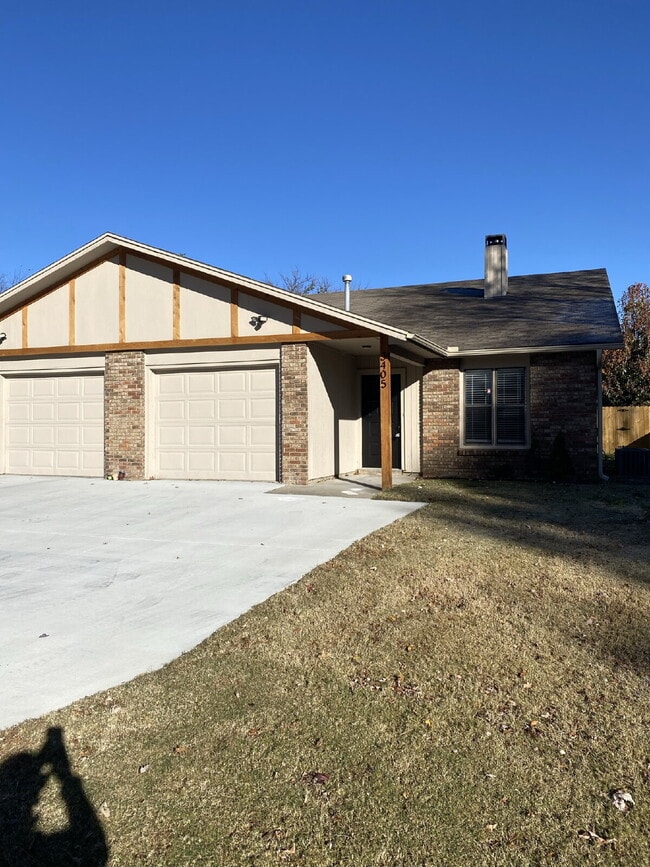 property at 3407 W Wood St